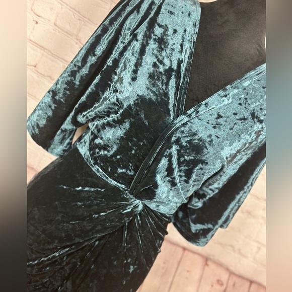 ZARA Green Velour Vintage Inspired Wrap Over Special Occasion Dress Sz S, NWT - Picture 1 of 7